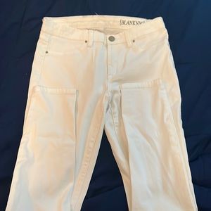White jeans no rips, never worn